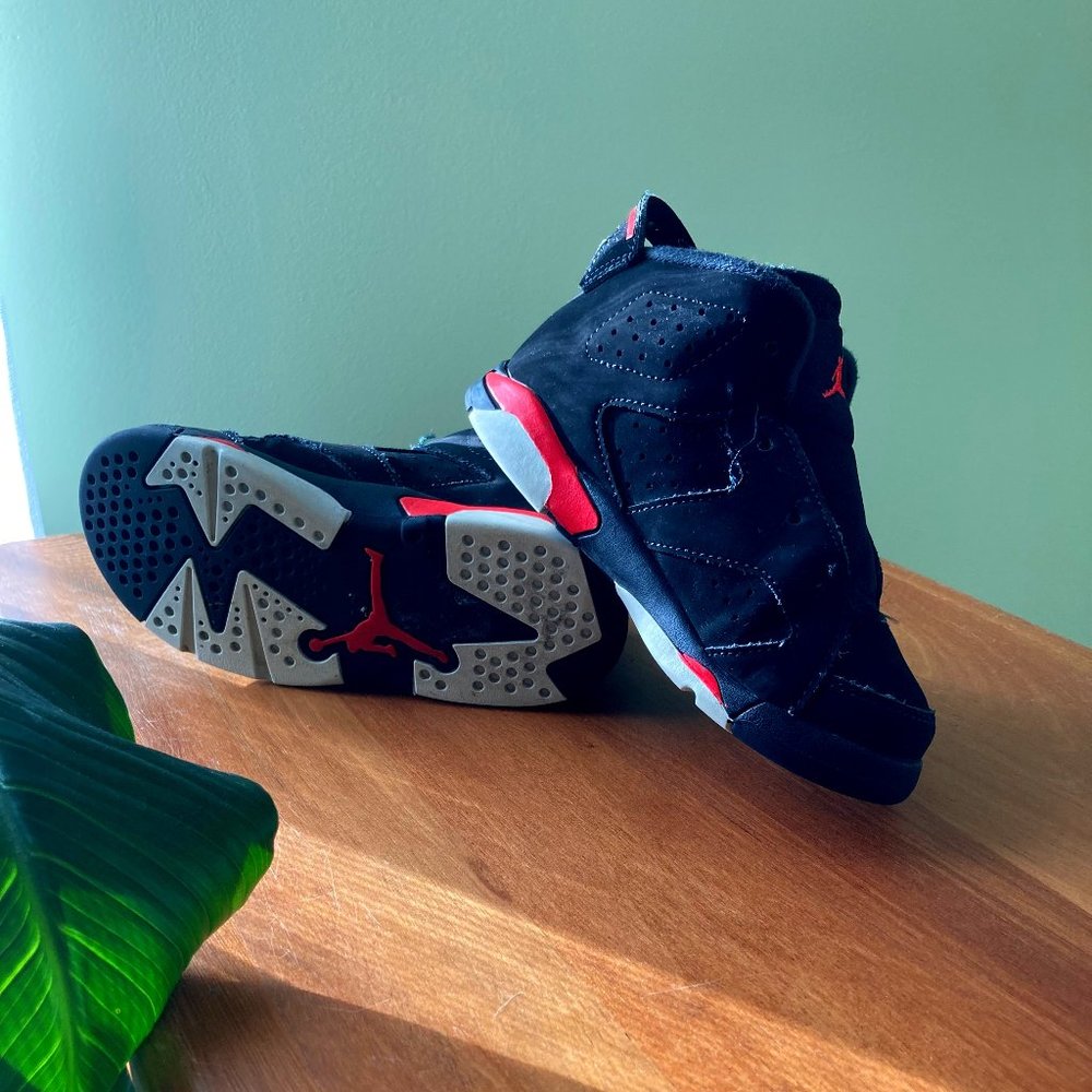 AIR JORDAN 6 RETRO 'Infrared' Toddler Boys' Red and Black Sneakers